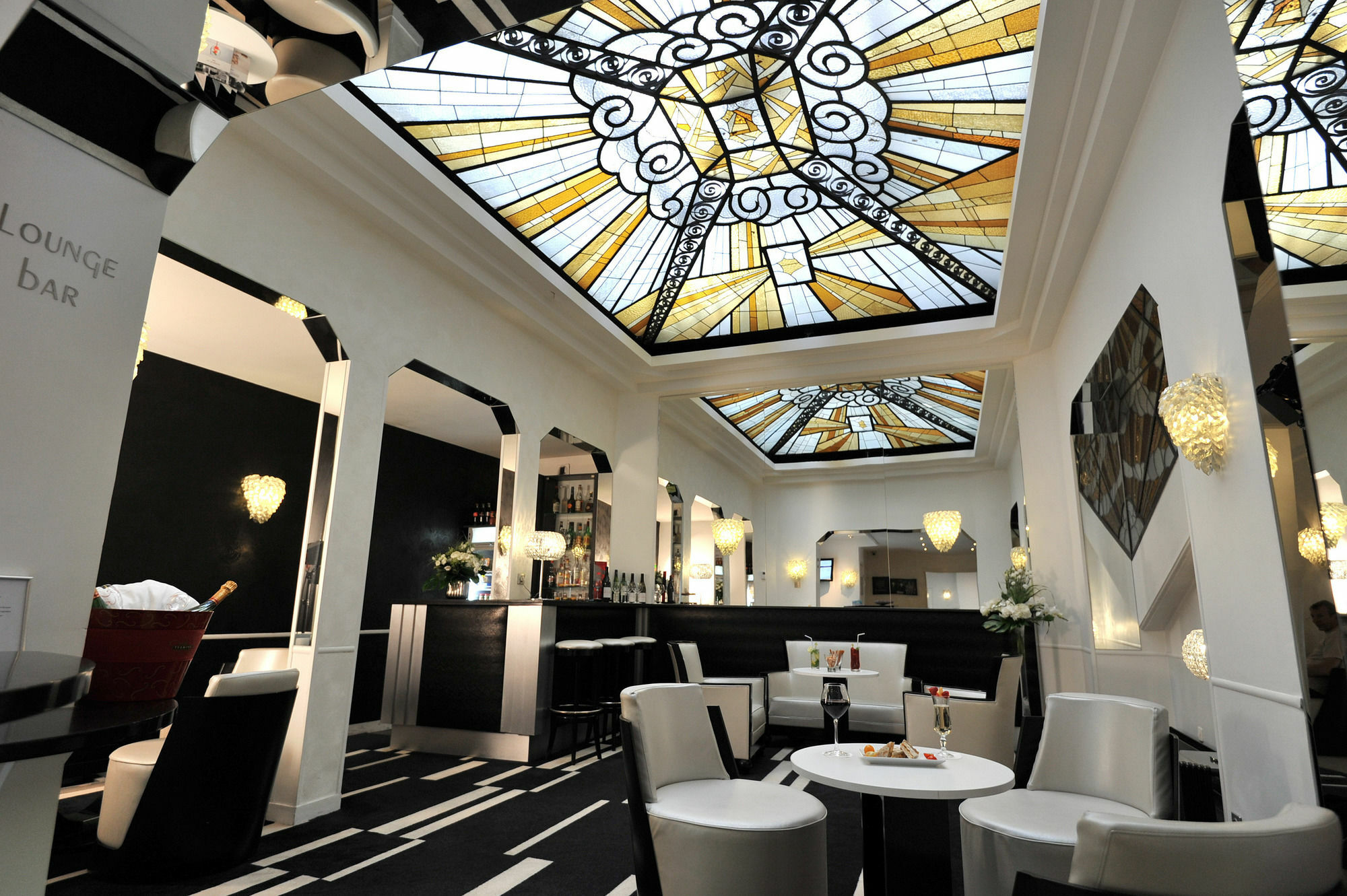 Mercure Paris Opera Faubourg Montmartre Exterior foto